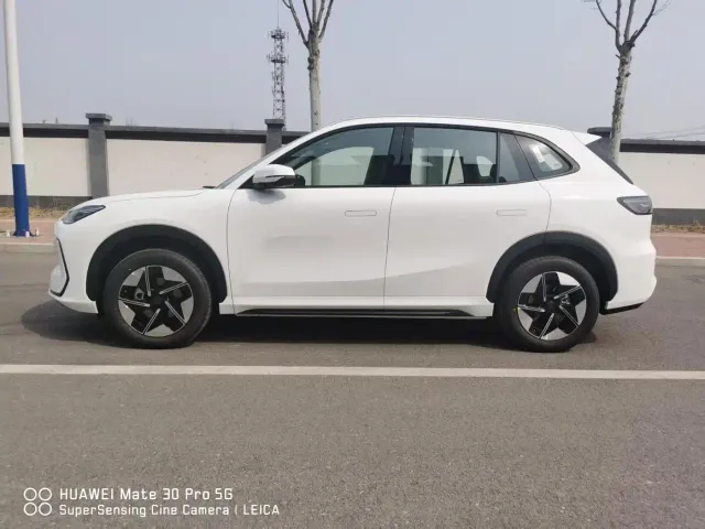 Geely Galaxy E5 — Фото автомобиля 3