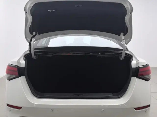 Nissan Sylphy — Фото автомобиля 16