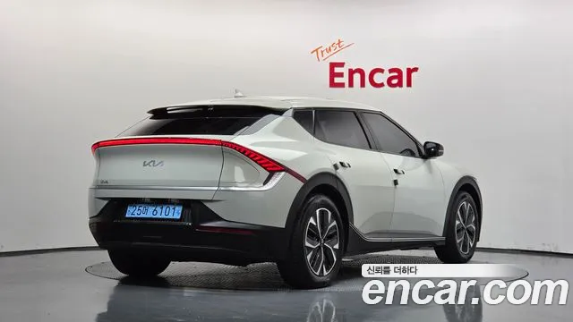 Kia EV6 — Фото автомобиля 2