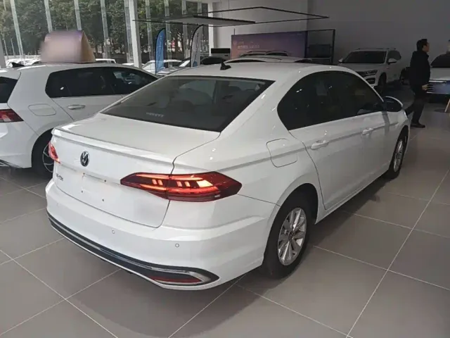 Volkswagen Bora — Фото автомобиля 6