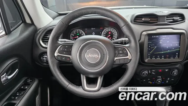Jeep Renegade — Фото автомобиля 13