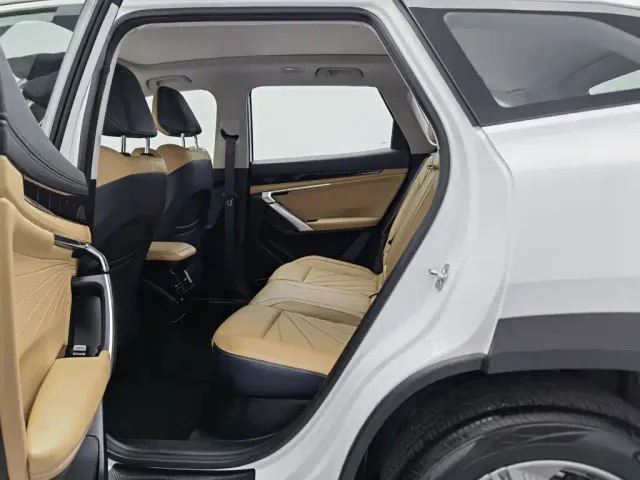 Geely Boyue L — Фото автомобиля 15