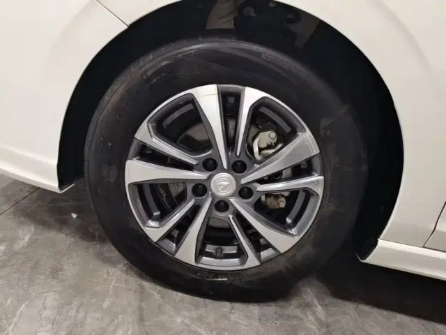 Changan Eado — Фото автомобиля 22