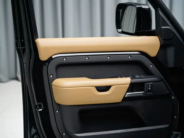 Land Rover Defender — Фото автомобиля 19