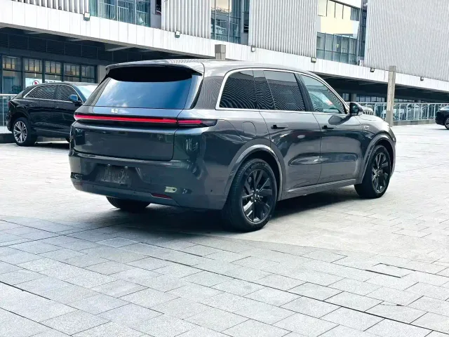 Li Auto L8 — Фото автомобиля 8