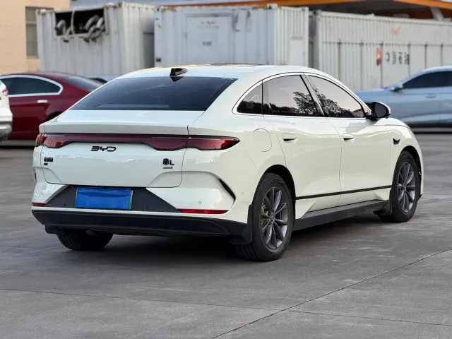BYD Qin L — Фото автомобиля 6