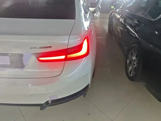 BMW i3 — Фото автомобиля 7