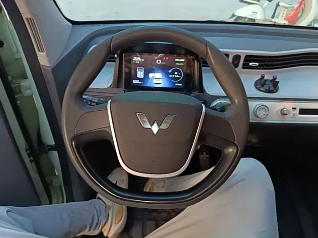 Wuling Hongguang Mini EV — Фото автомобиля 10