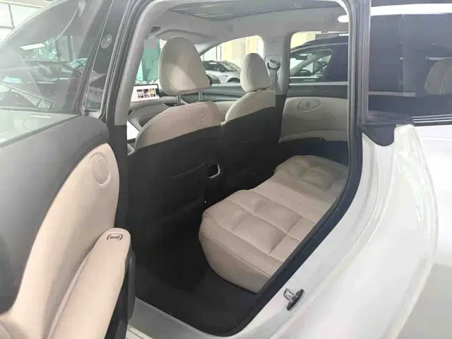 IM Motors LS6 — Фото автомобиля 12