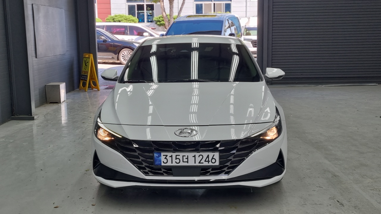 Hyundai Avante — Фото автомобиля 3