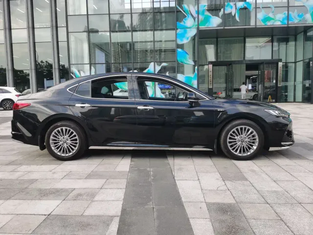 Toyota Camry — Фото автомобиля 8