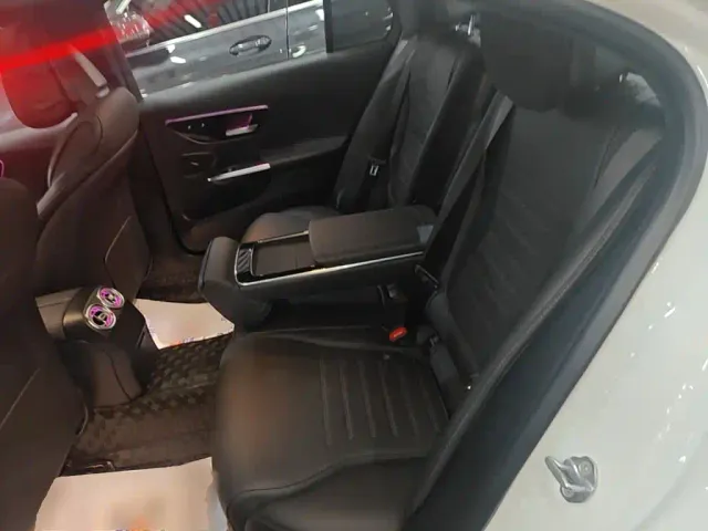 Mercedes-Benz C-Class — Фото автомобиля 16
