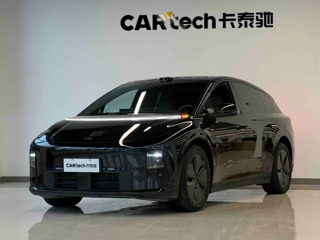 Фотография автомобиля — Li Auto i6