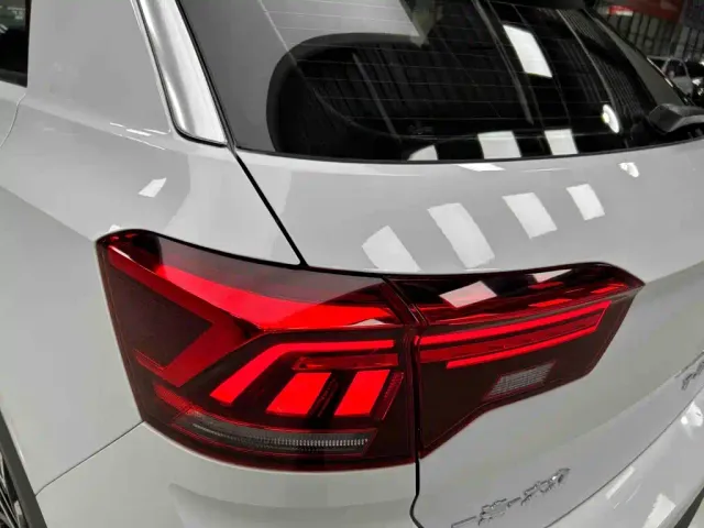 Volkswagen T-Roc — Фото автомобиля 24