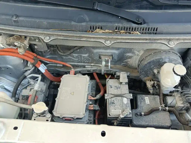Ruichi New Energy EC75 — Фото автомобиля 16