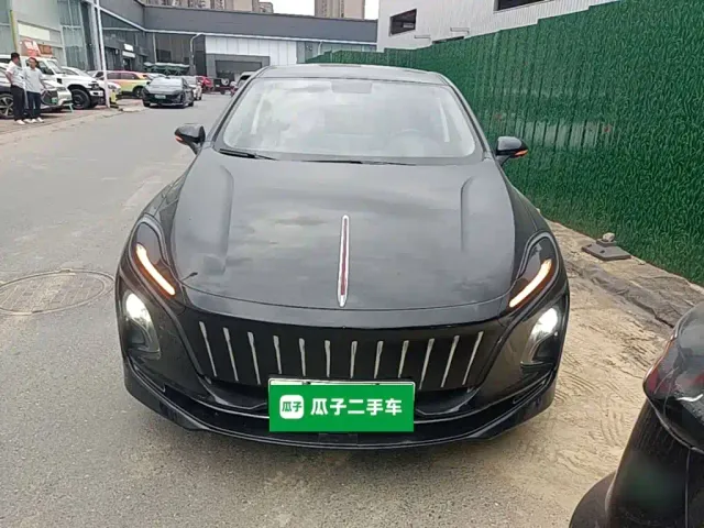 Hongqi E-QM5 — Фото автомобиля 2