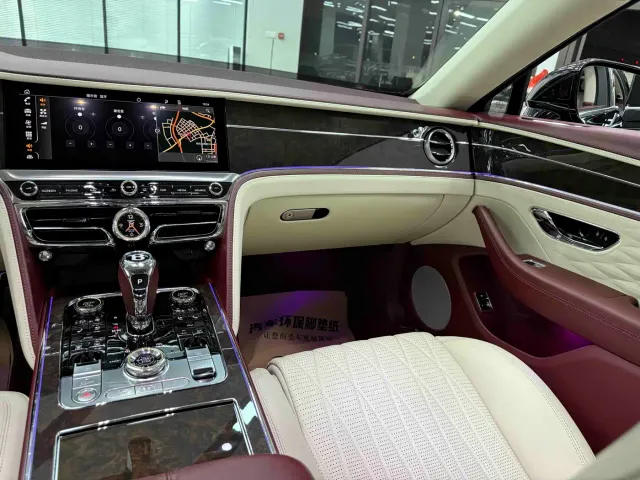 Bentley Flying Spur — Фото автомобиля 23