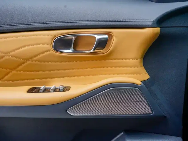 Geely Galaxy Starship 7 EM-i — Фото автомобиля 21