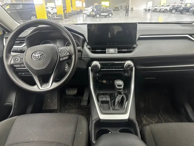 Toyota RAV4 — Фото автомобиля 7