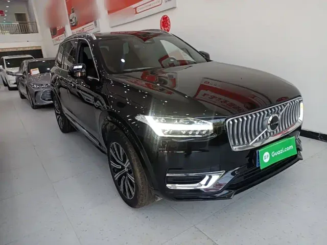 Volvo XC90 — Фото автомобиля 3