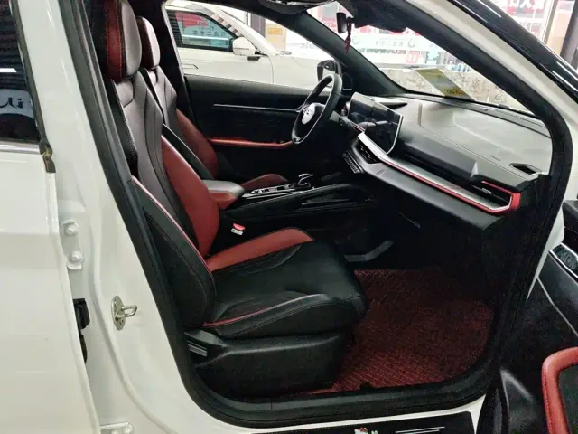 Geely Binyue — Фото автомобиля 2