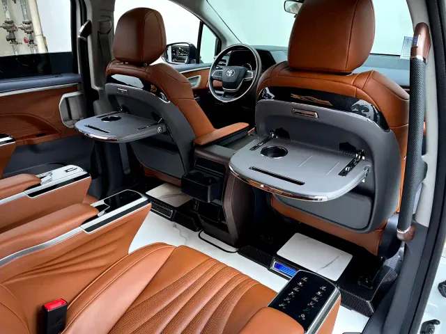 Toyota Sienna — Фото автомобиля 16