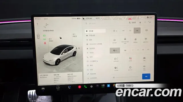 Tesla Model 3 — Фото автомобиля 22