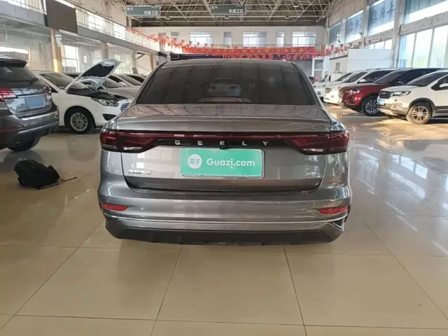 Geely Emgrand — Фото автомобиля 5