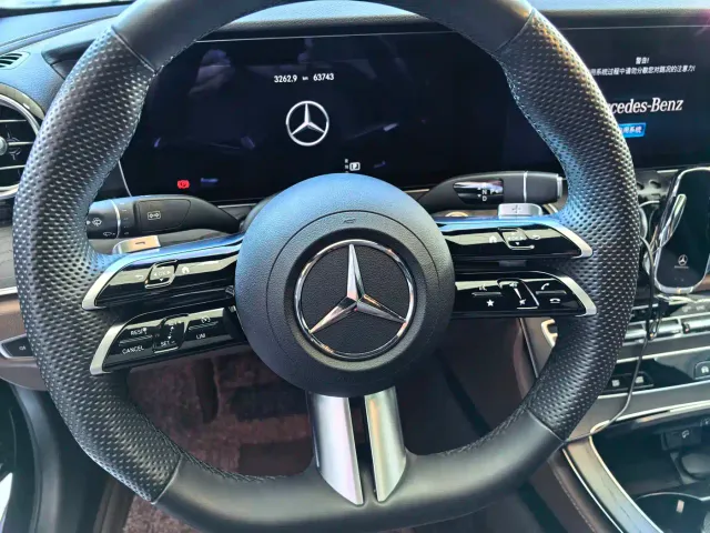 Mercedes-Benz E-Class — Фото автомобиля 11
