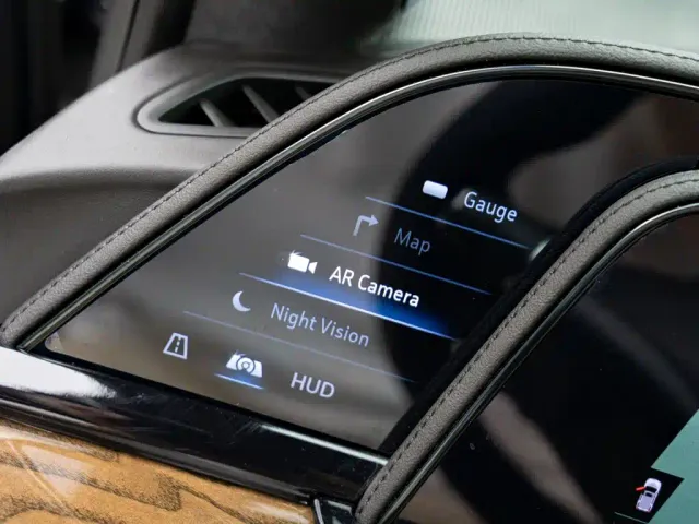 Cadillac Escalade — Фото автомобиля 25