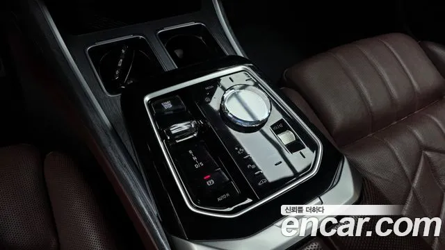 BMW 7 Series G70 — Фото автомобиля 12