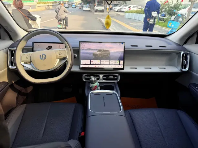 Leapmotor B10 — Фото автомобиля 4