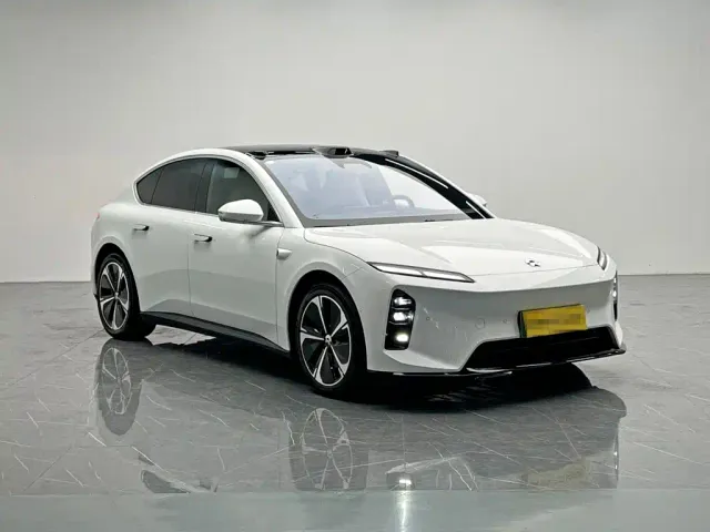 Nio ET5 — Фото автомобиля 8