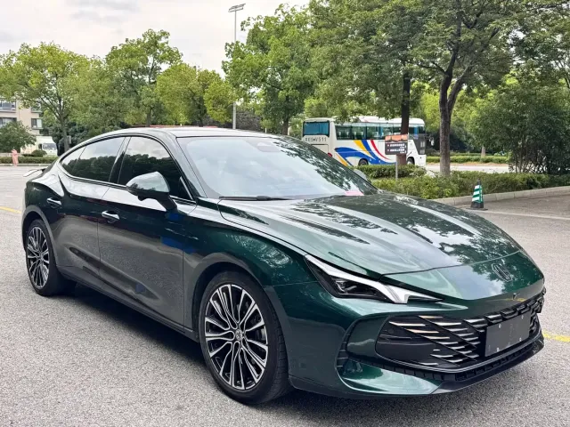 MG MG7 2023 2.0T Automatic Trophy+ Exciting World Edition — Фото автомобиля 3