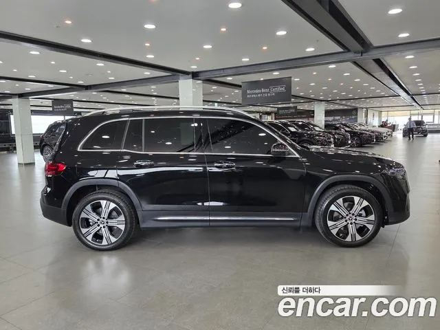 Mercedes-Benz EQB — Фото автомобиля 4
