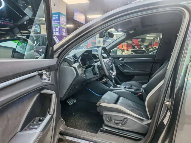 Audi Q3 — Фото автомобиля 9