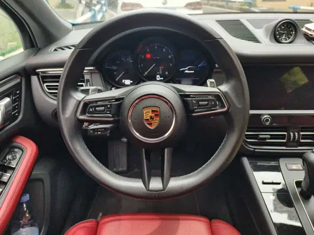 Porsche Macan — Фото автомобиля 6