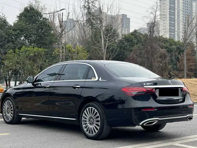 Mercedes-Benz E-Class — Фото автомобиля 9