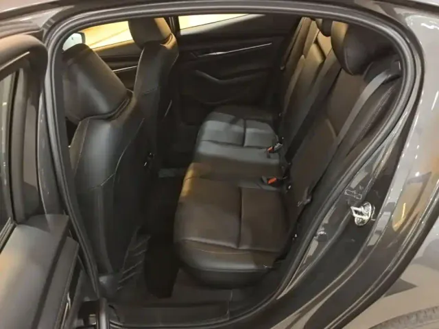 Mazda Axela — Фото автомобиля 20