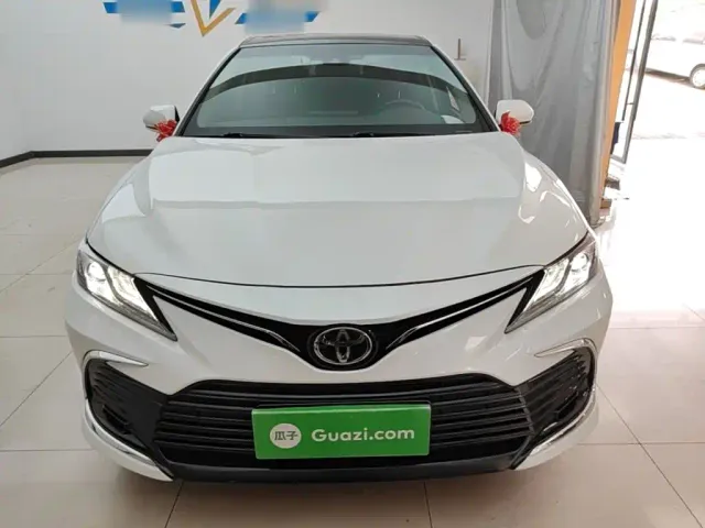 Toyota Camry — Фото автомобиля 2