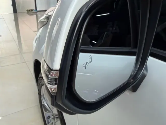 Toyota Sienna — Фото автомобиля 7