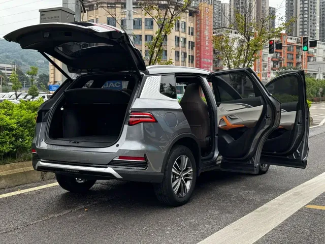 BYD Song PLUS — Фото автомобиля 26