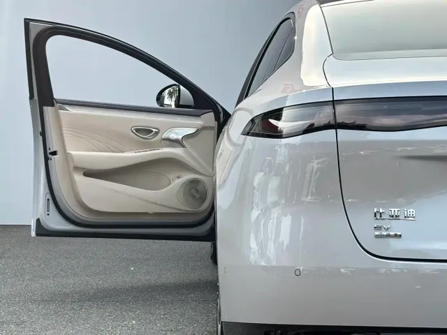 BYD Seal 08 — Фото автомобиля 9
