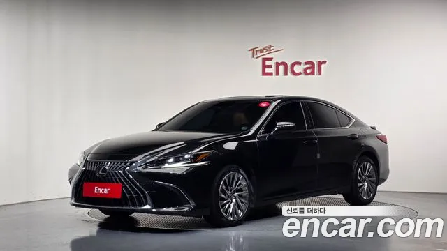 Фотография автомобиля — Lexus ES 7th Gen
