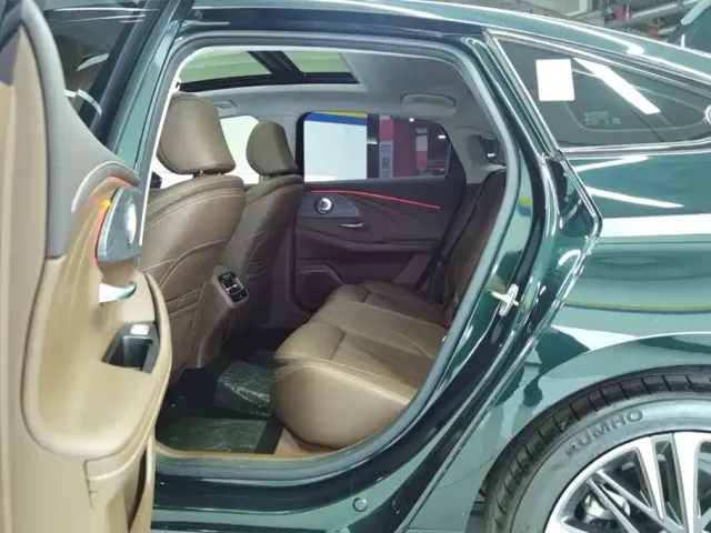 Chery Arrizo 8 — Фото автомобиля 11