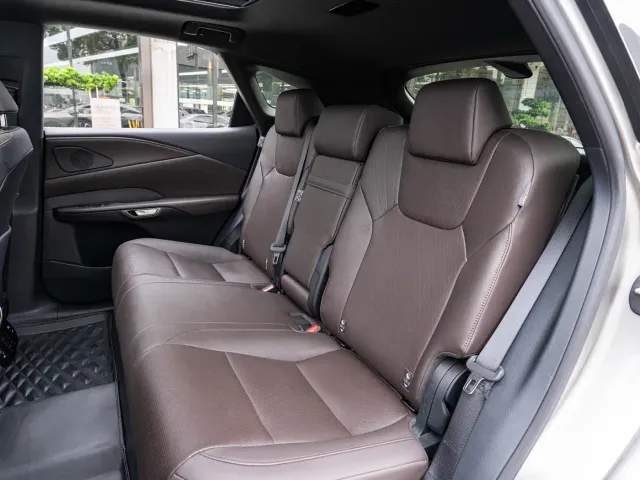 Lexus RX — Фото автомобиля 12