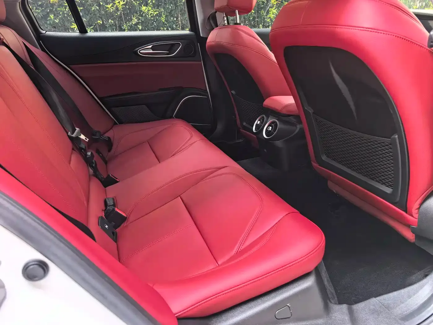 Alfa Romeo Giulia 2021 2.0T 280HP Luxury — Фото автомобиля 8