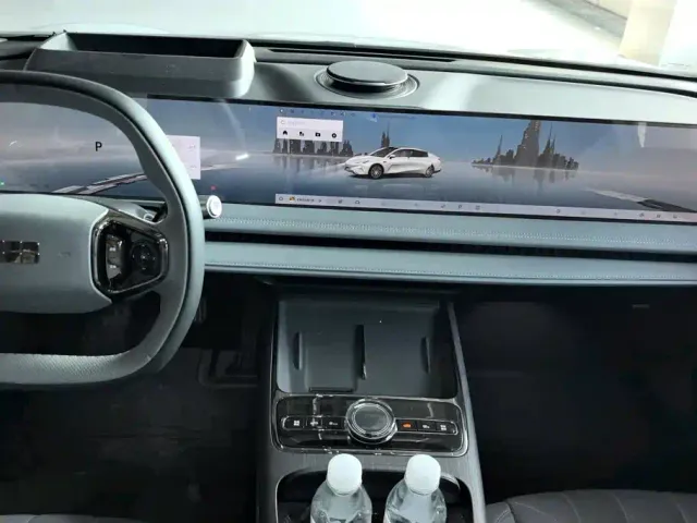 Geely Galaxy E8 — Фото автомобиля 13