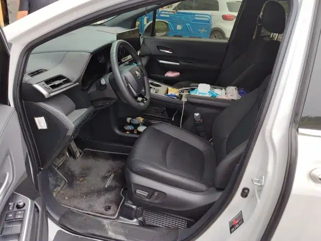 Toyota Sienna — Фото автомобиля 9