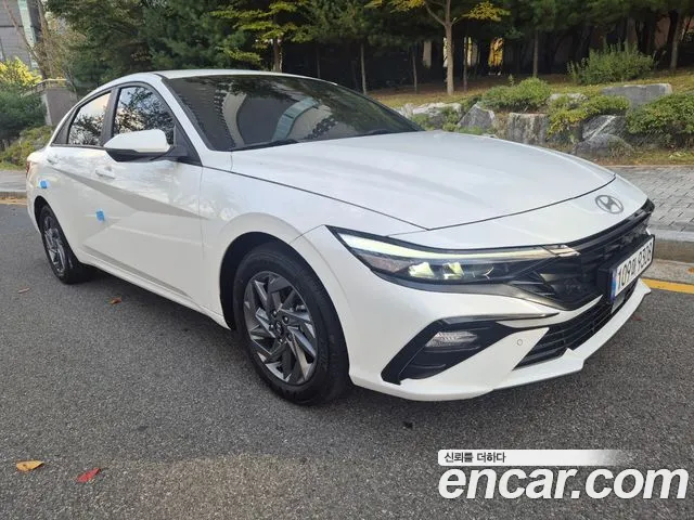 Hyundai Avante CN7 — Фото автомобиля 3